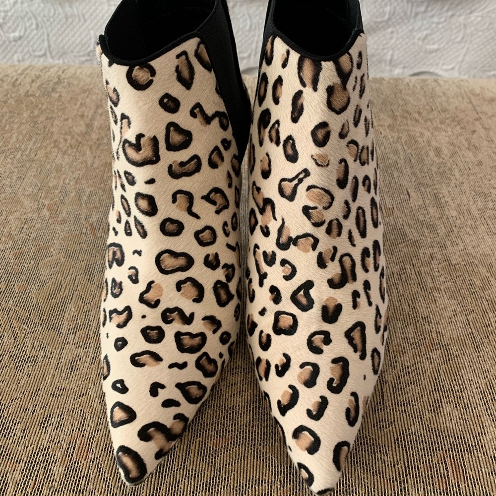 Manolo Blahnik Dildi Leopard-Print Calf Hair Booties